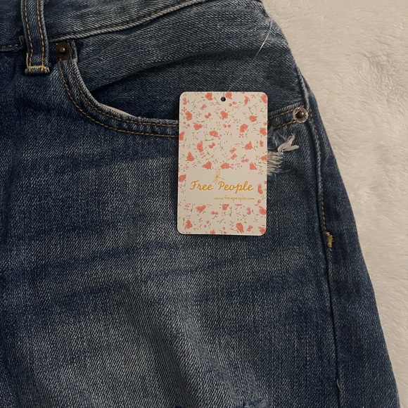 Free People Womens Sz 26 Sofia Short in Washed Denim Sz 26 - Picture 8 of 8